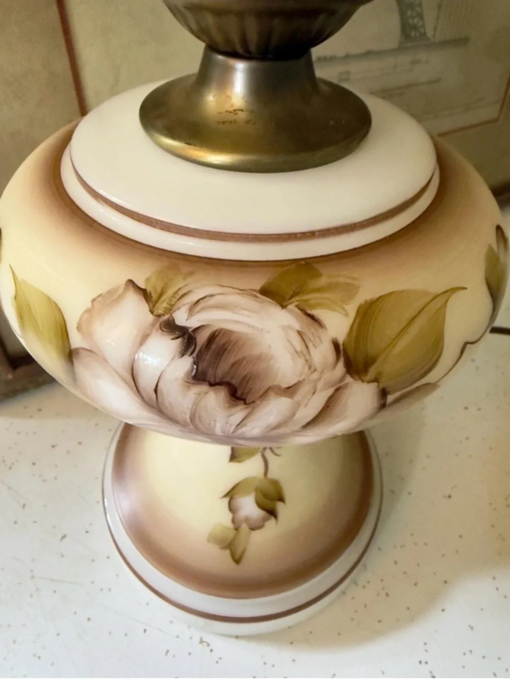 VTG Gone With The Wind  Floral Glass Table Lamp in Cream, Gold and Brown